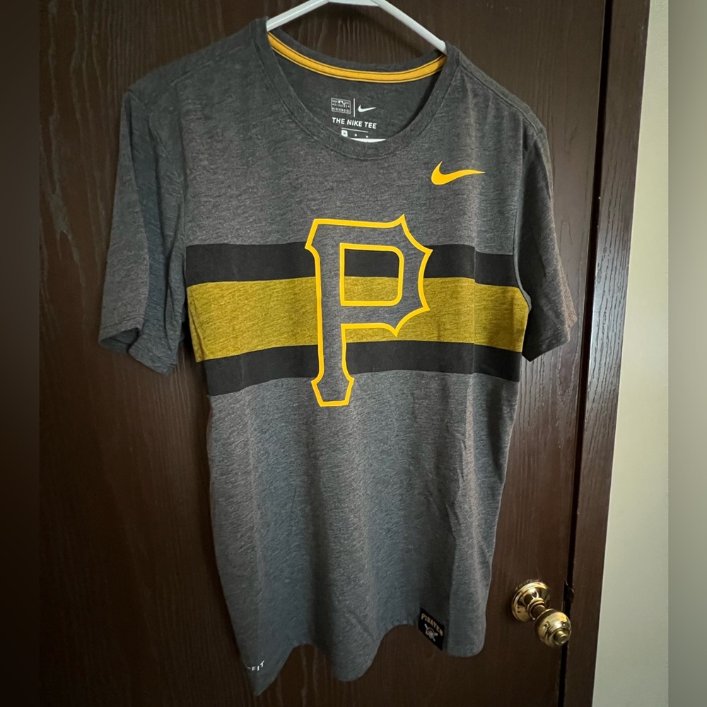 Pittsburgh Pirates Nike Grey Short Sleeve Tee Medium